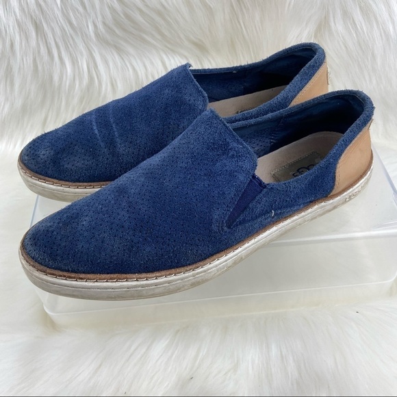 UGG AUSTRALIA ADLEY SUEDE NAVY- TAN SOFT LEATHER LOAFERS- SHOES SIZE 8.5 - Picture 1 of 7